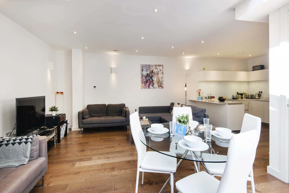 Bright Baker Street Apartment - AZS