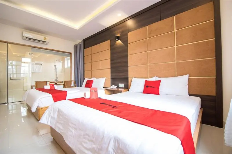 RedDoorz Plus near HIECC Tan Binh 2