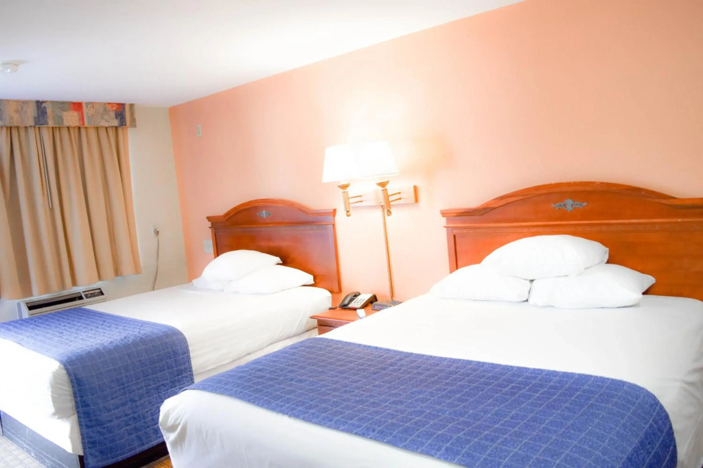 Knights Inn North Attleboro