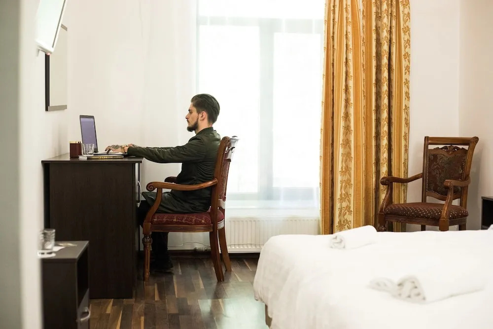 Alex Hotel