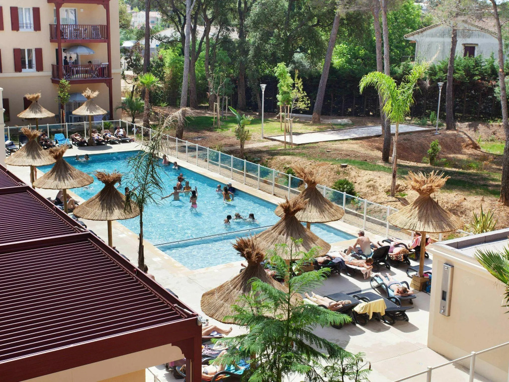 Beautiful apartment with balcony or terrace, near the beach