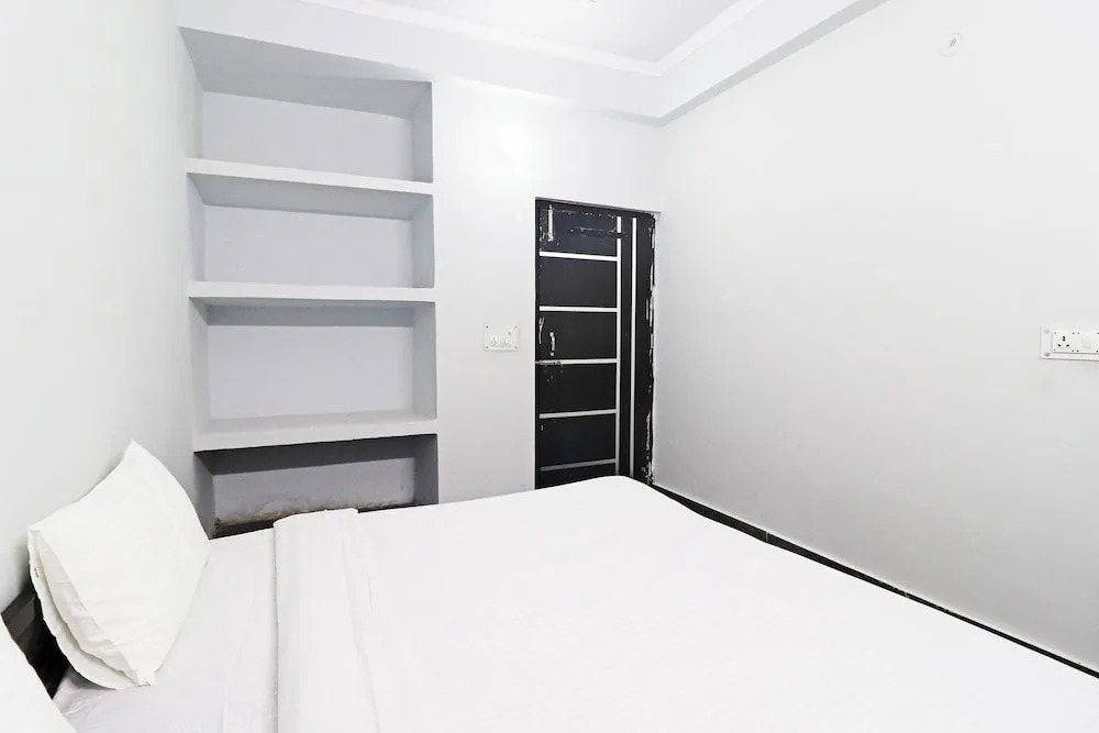 SPOT ON 47848 Friends Residency