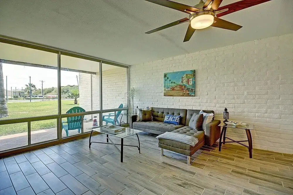 Salty Days Getaway 1 Bedroom Condo by Redawning