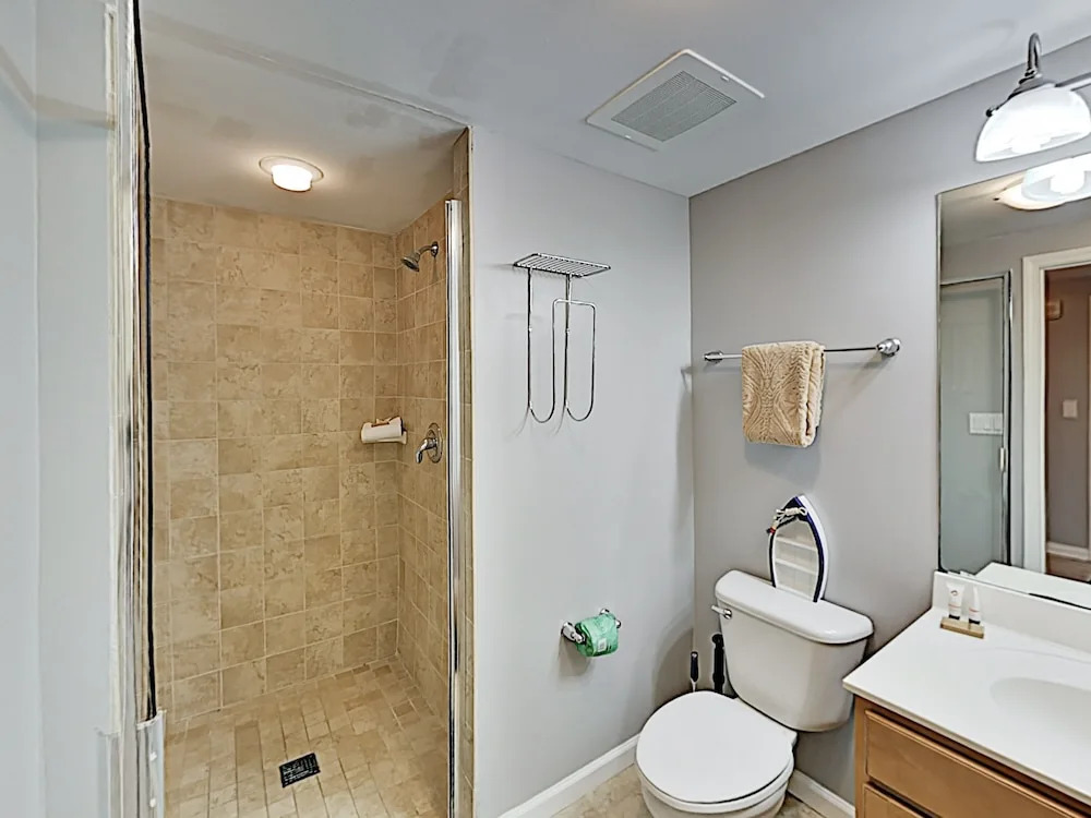 Relax At The Palms. 3rd Floor Pool View 2 Bedroom Condo