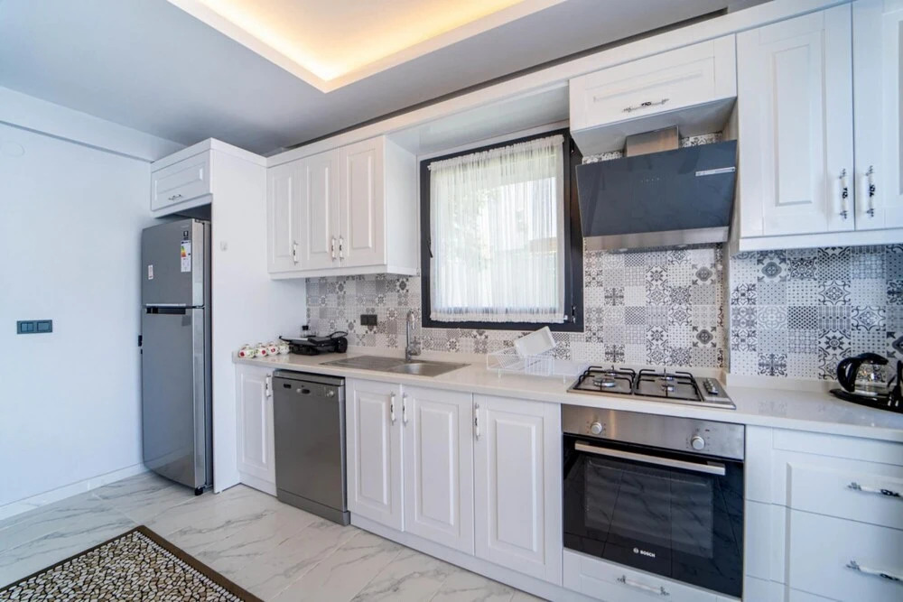 House With Private Pool and Backyard in Fethiye