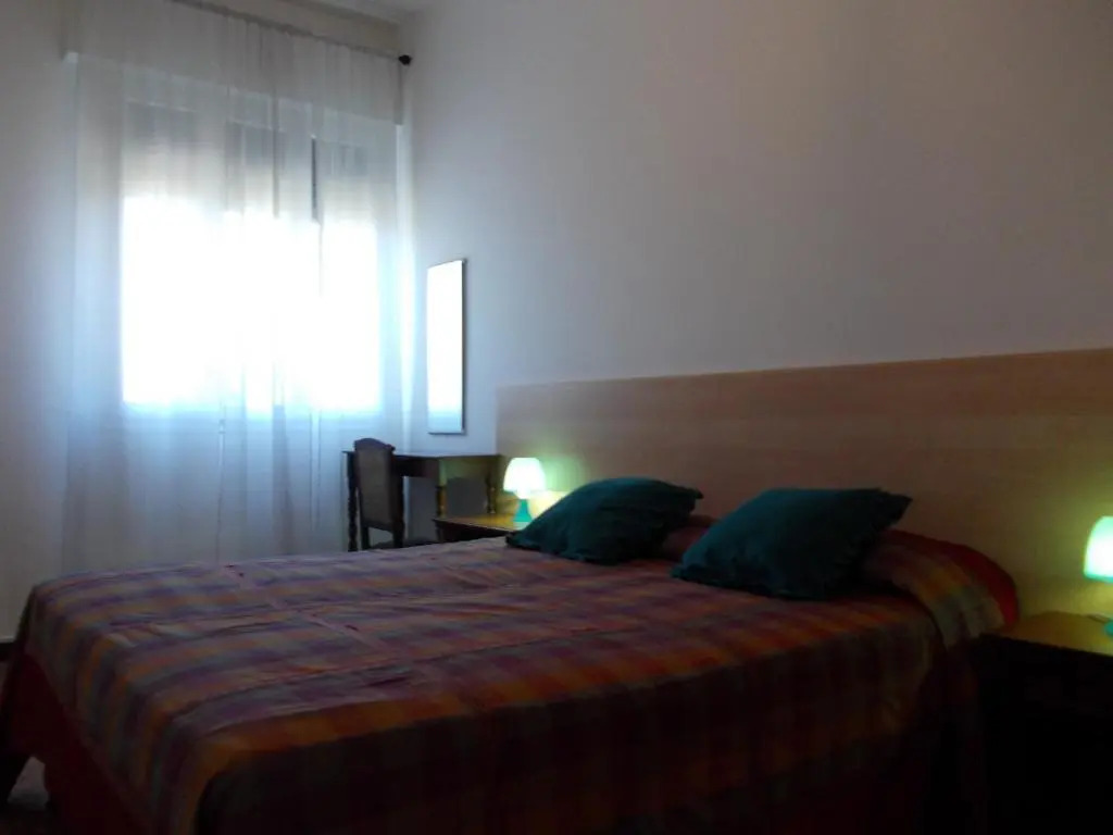 Travellers Lodge Bed & Rooms
