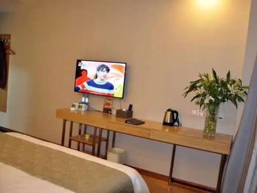 GreenTree Inn Golmud City Southern Suburb Express Hotel