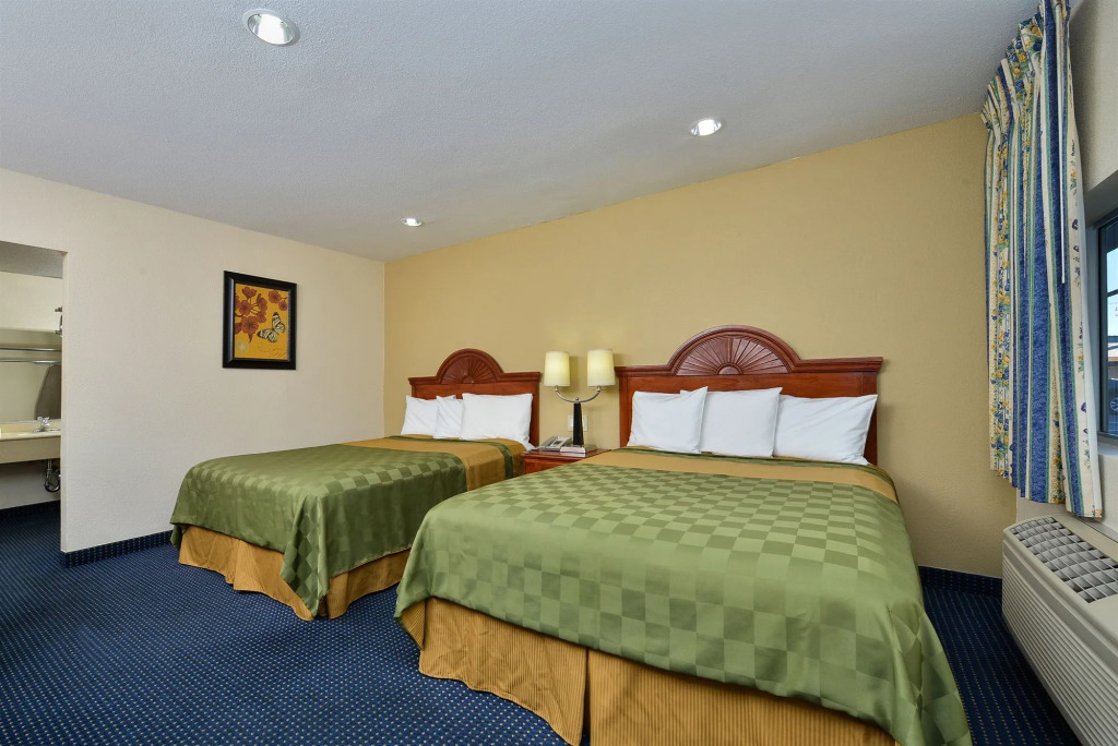 Crown Motel