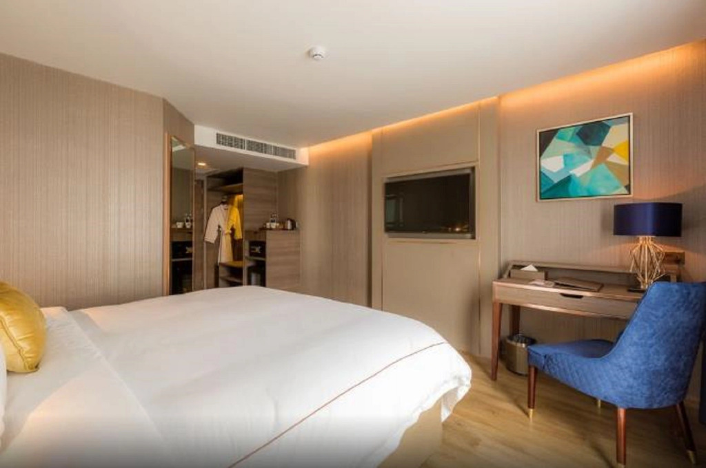 GLOW Sukhumvit 5