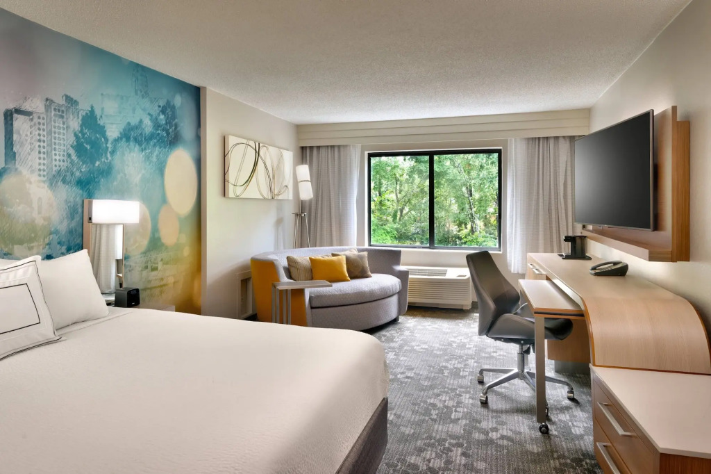 Courtyard by Marriott Charlotte Airport LoSo