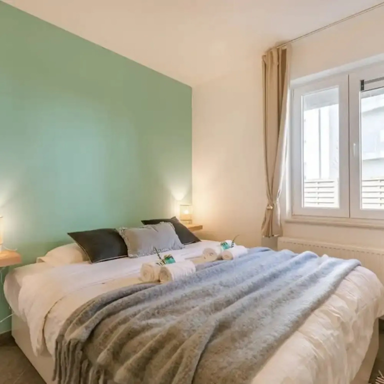 Bright Apartment With Large and Sunny Garden
