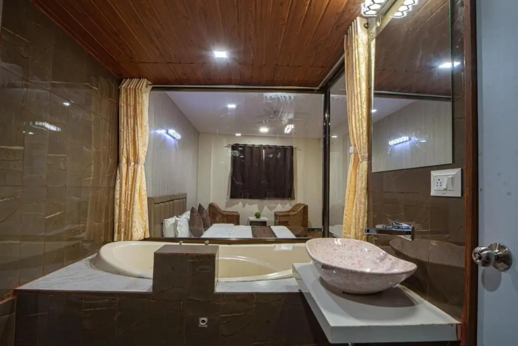 Hotel Jurkis, Kolhapur