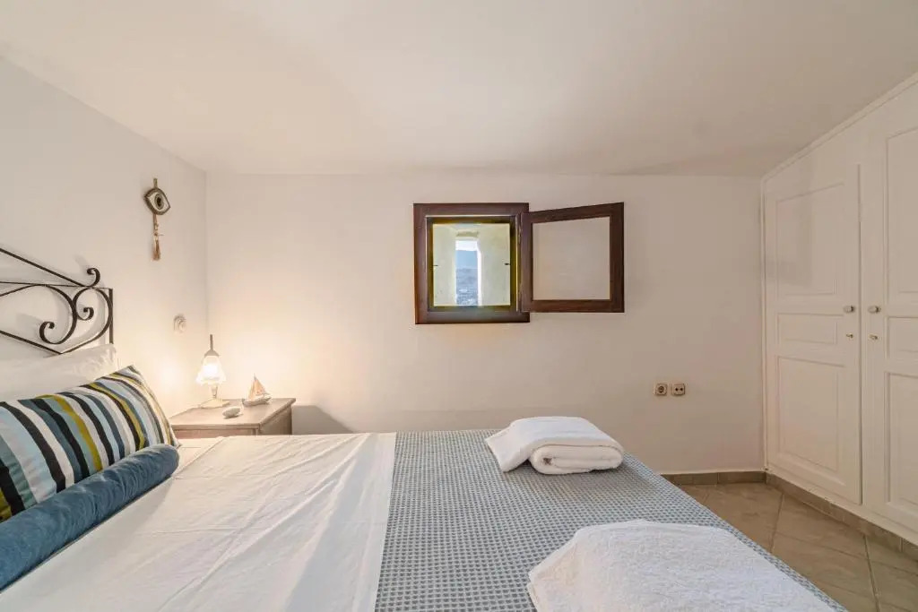 Seafront House in Andros Town with Sunrise & Ocean Views