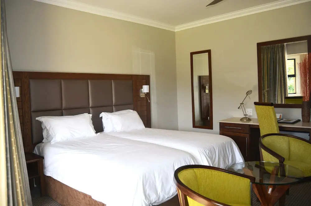 Mpongo Private Game Reserve River Lodge