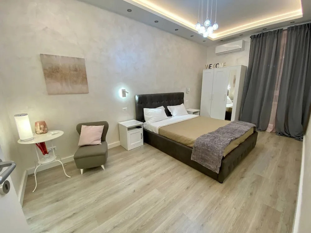 Apartment Near the Colosseum, With Metro Line A a 2 Minutes Walk Away