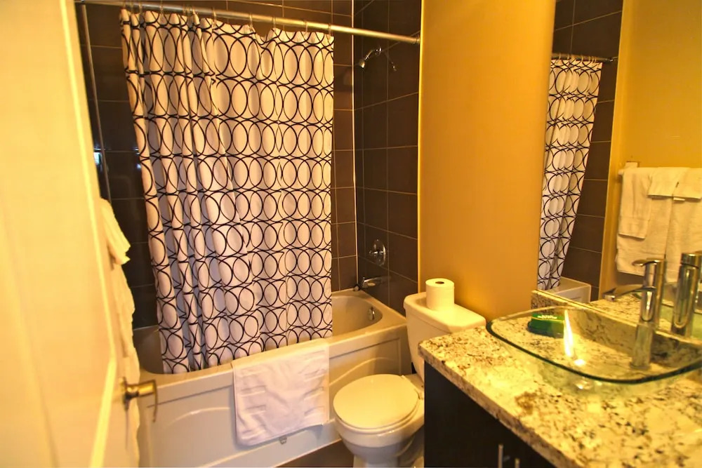 Red Maple Suites Mississauga