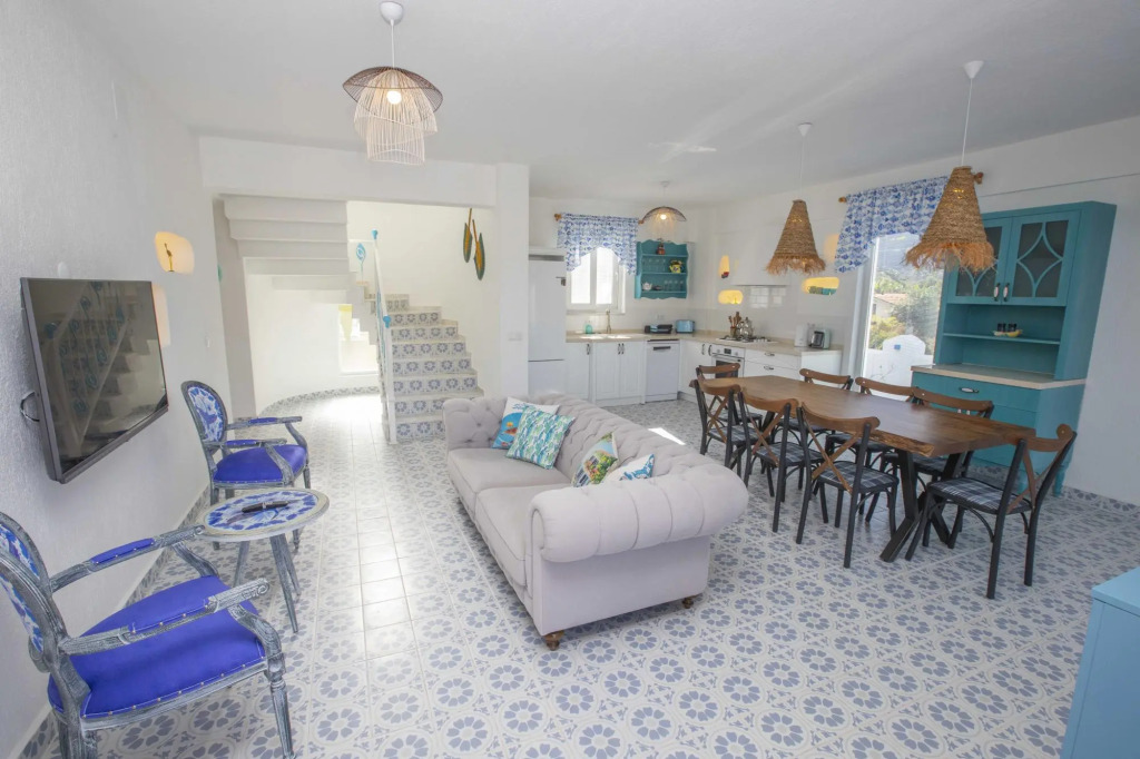 Villa Blue Island