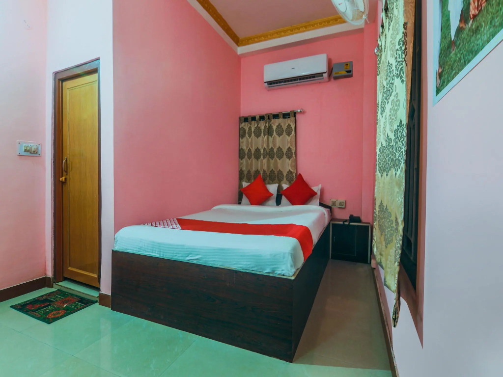 OYO 17255 Hotel Kanika Inn
