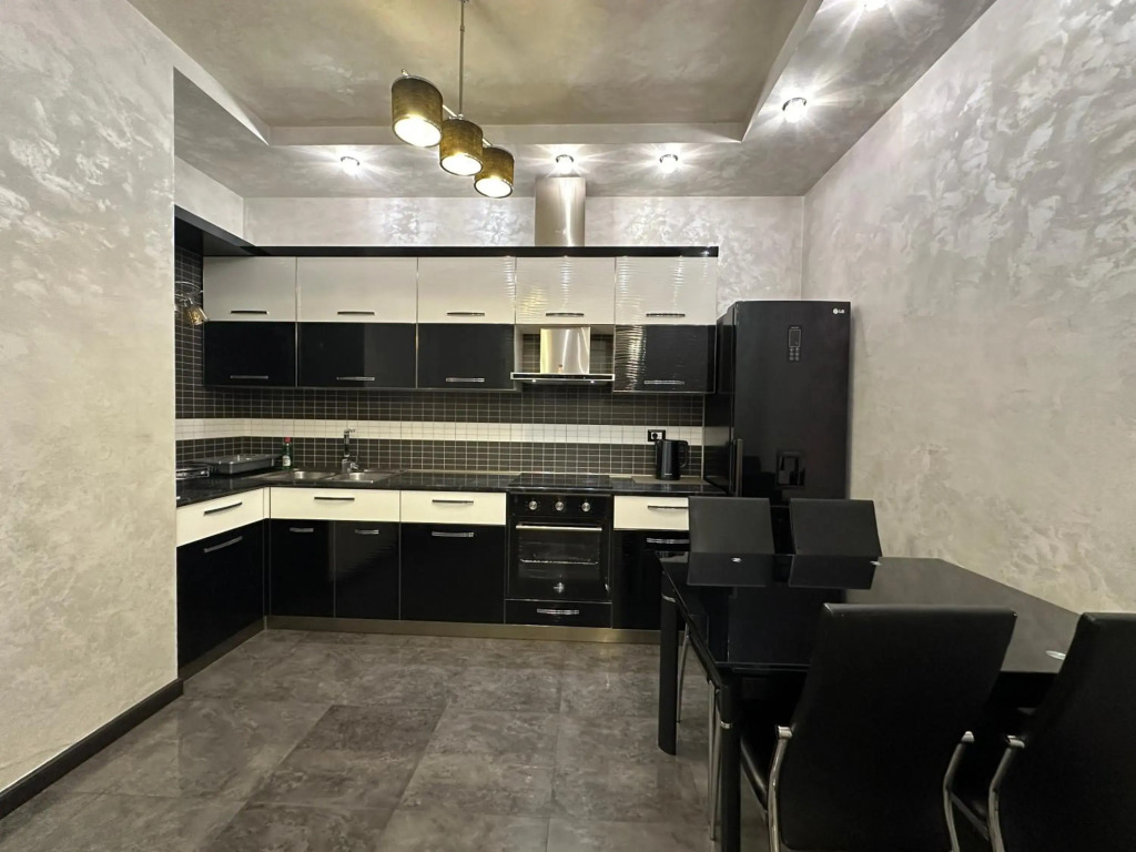 Northern Avenue 2 bedroom Luxury apartment HH777