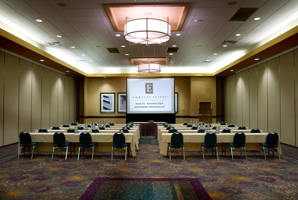 Embassy Suites by Hilton Kansas City International Airport