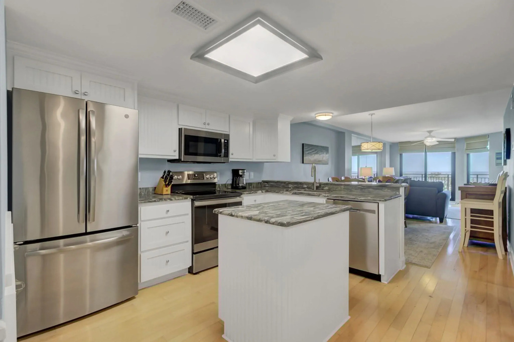 311 B Shipwatch by AvantStay | Shared Pool + VIew, Isle of Palms