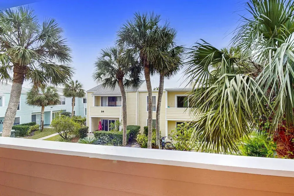 Spacious Condo With 2 Private Balconies, Beach Access and Pool