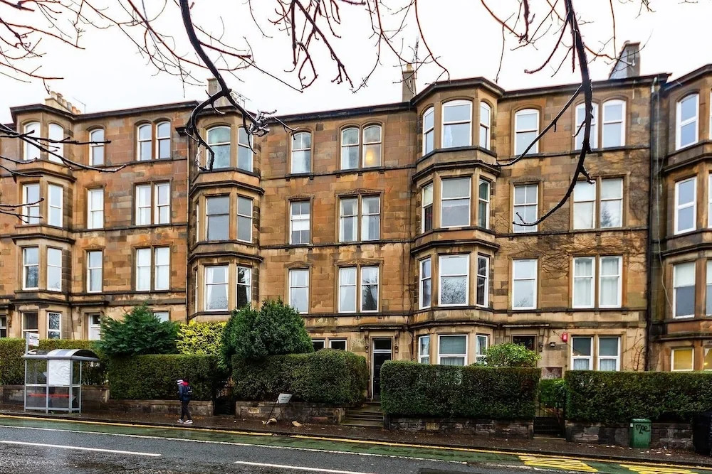 Incredible Victorian 4 Bedroom Apartment