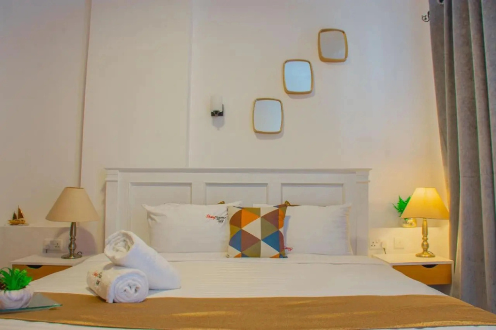 LUXE, ELEGANT 1BR IN KILIMANI STRONG WIFI With pool