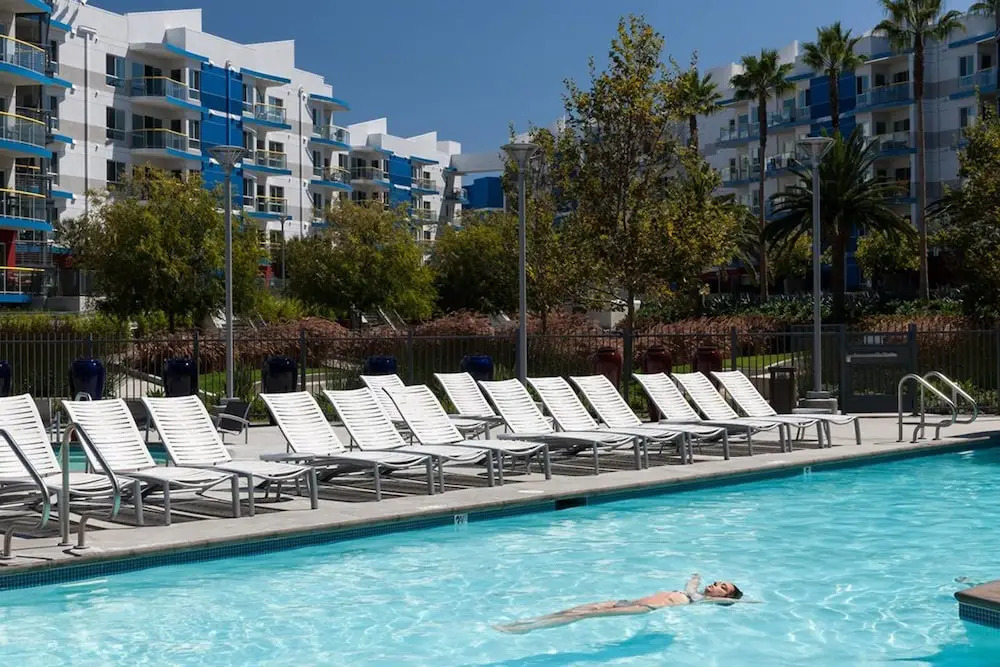 Perfect for Venice & MDR w/ 6 Beds +pool/spa/gym