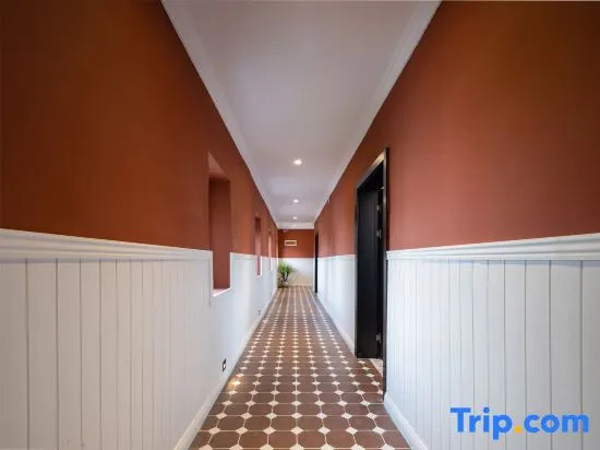 There are three Moroccan Boutique Holiday Homestays in Beicheng