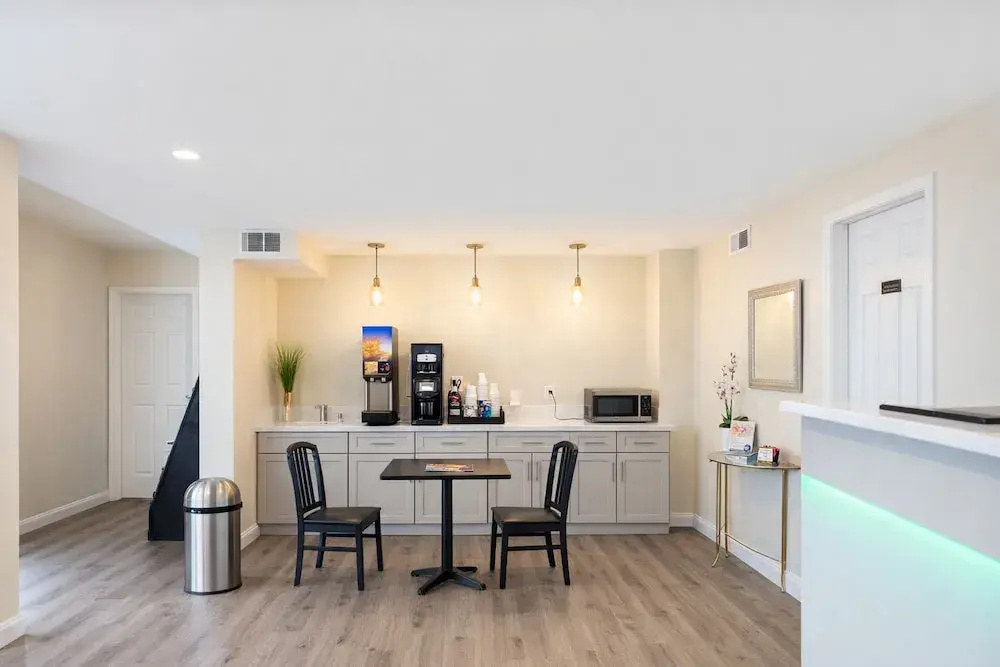 Quarters Inn & Suites