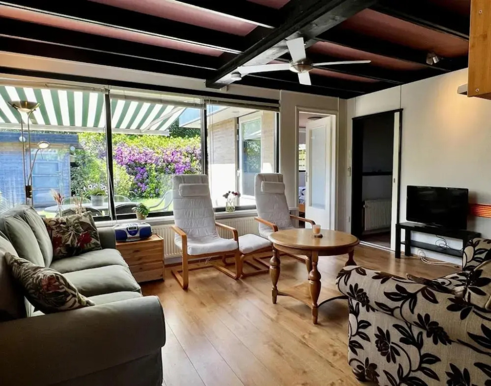 Holiday home for 6 in Sint Maartenszee