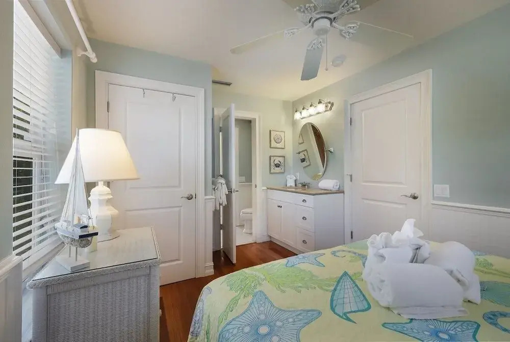 Shady Mango 2 Bedroom Home by RedAwning