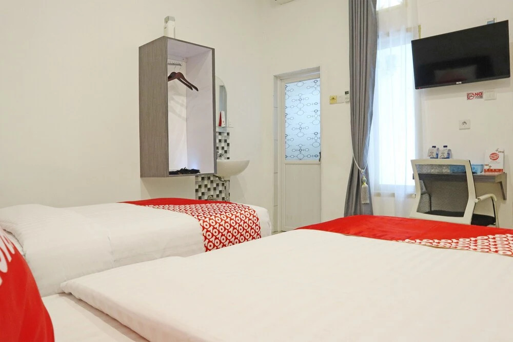 Sachila Residence Syariah  by OYO Rooms