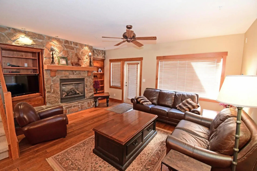 Towering Pines Chalet - Comfortable and Cozy Chalet with Spectacular Views