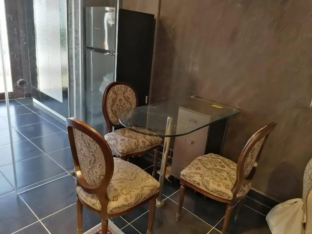 Chic Apartment 1
