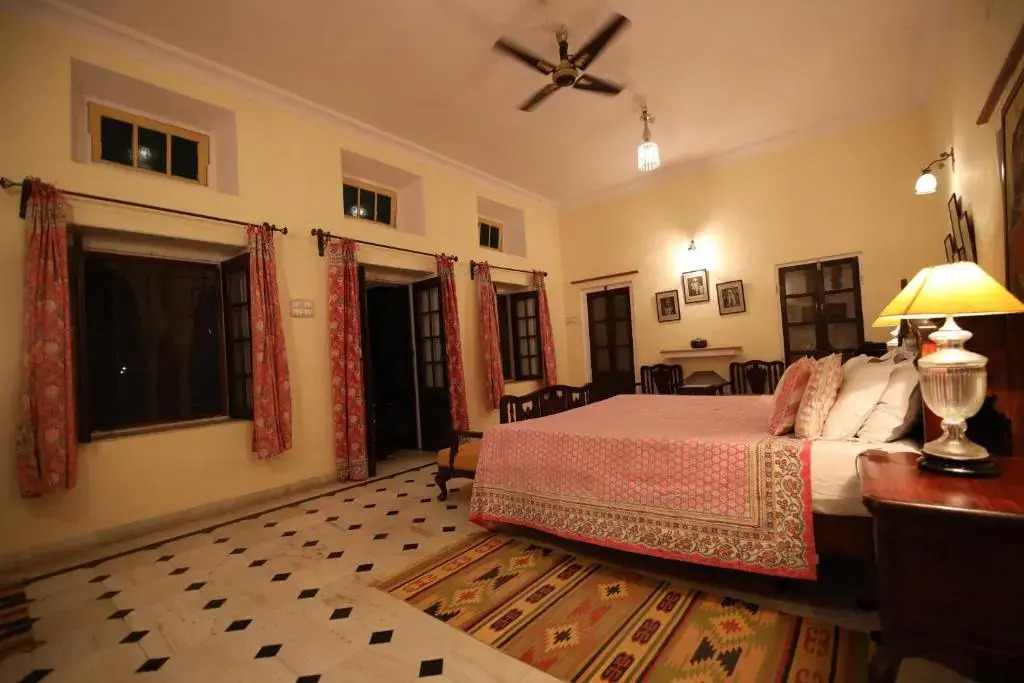 Roop Niwas Kothi, Near Mandawa