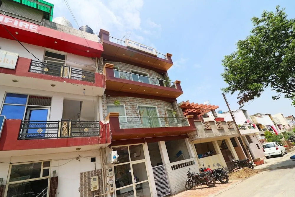 OYO 37492 Fab Home Stay