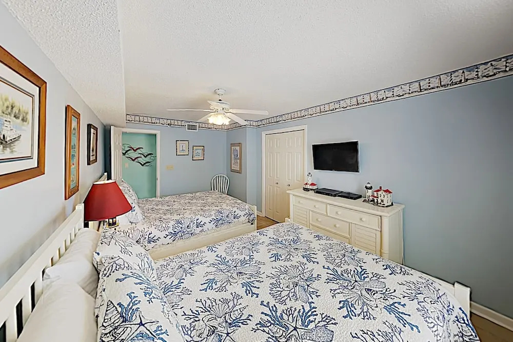 Gulf-view Corner - Balcony, Pools & Hot Tubs 3 Bedroom Condo