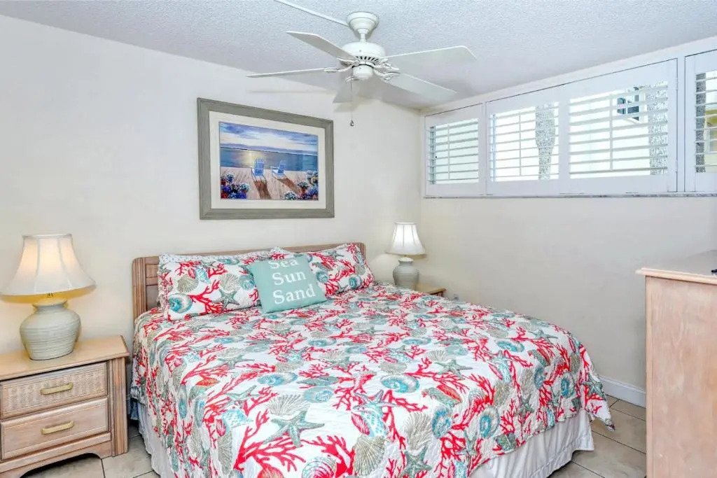 LaPlaya 102E-Tropical garden view near the pool!