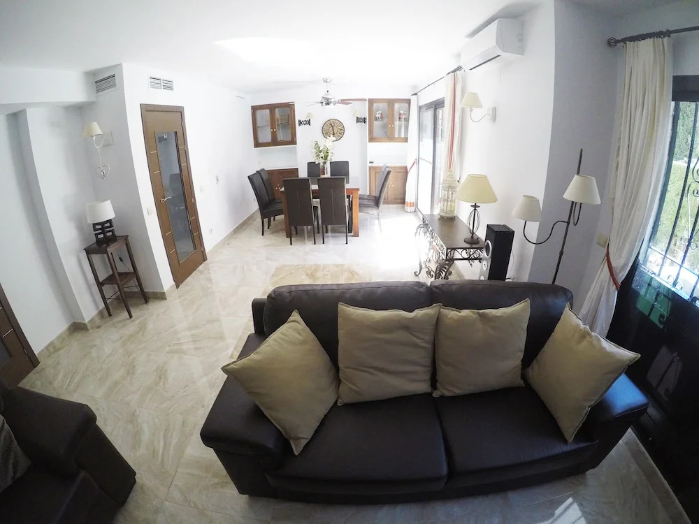 San Pedro, Marbella, Guadavillas Beach Resort. 5 Bed 5 Bath House