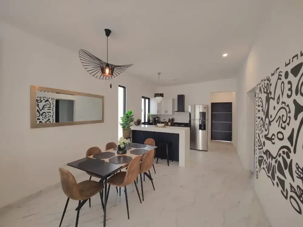 Beautiful 3bed 2bath new Home With Pool in Town