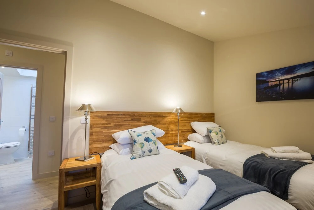 Tay Lodge, Sleep 6, Real log Stove, pet Friendly