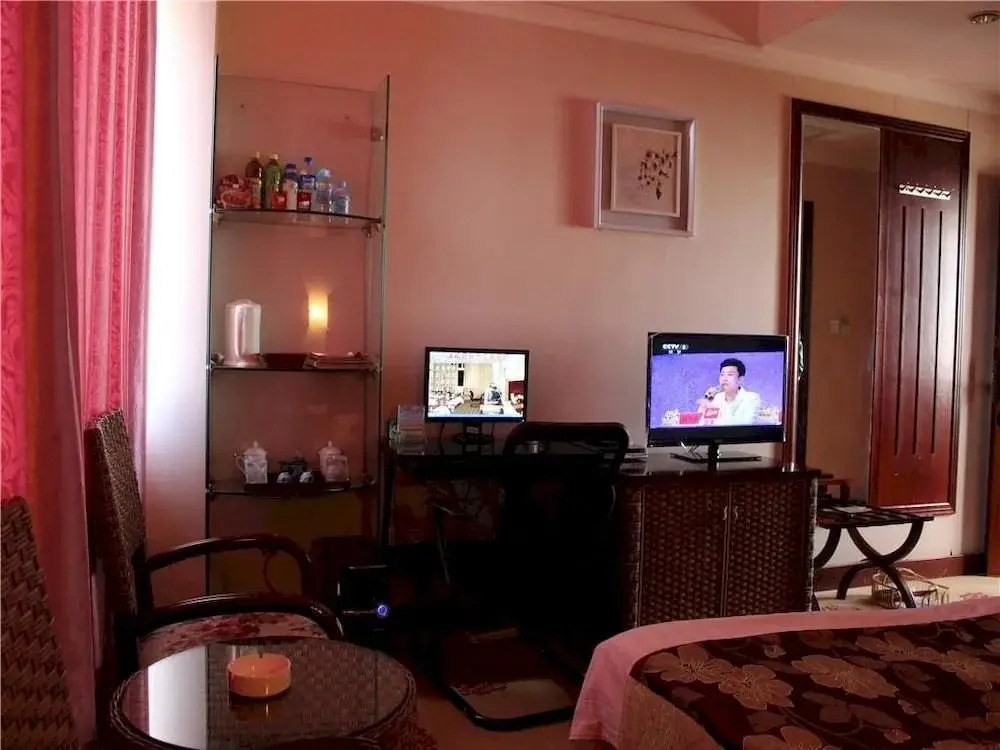 Qujing Derun Hotel