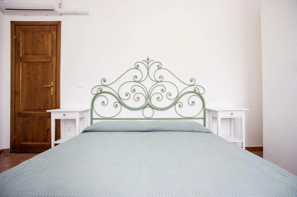 Three-room apartment 4/6 beds Carlotta 200 meters from the center of Marina di Campo-CASA CARLOTTA