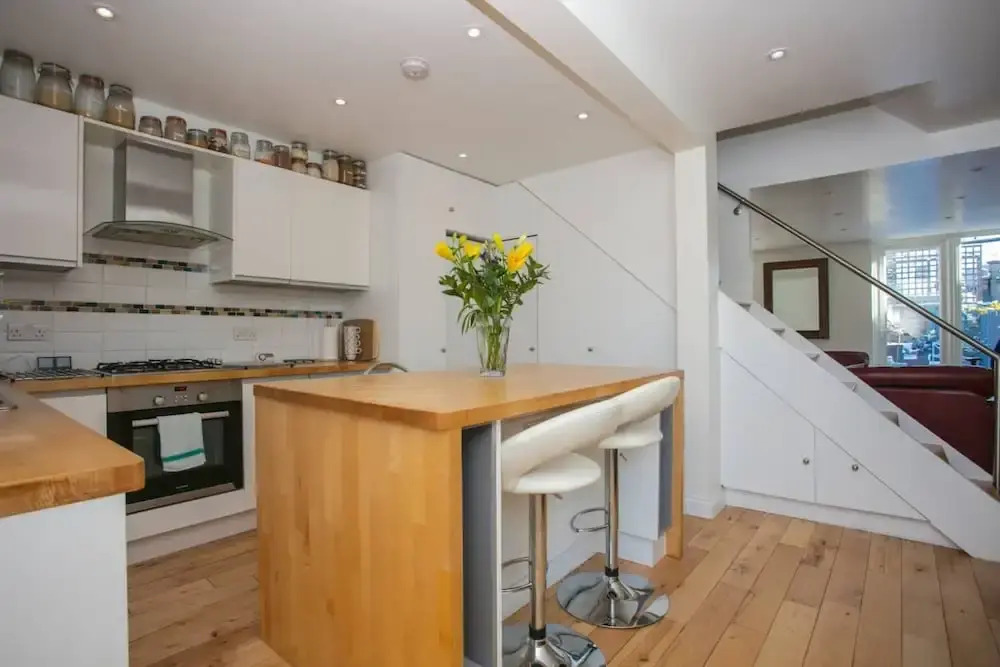 Stunning 3 Bedroom House With Garden in Battersea