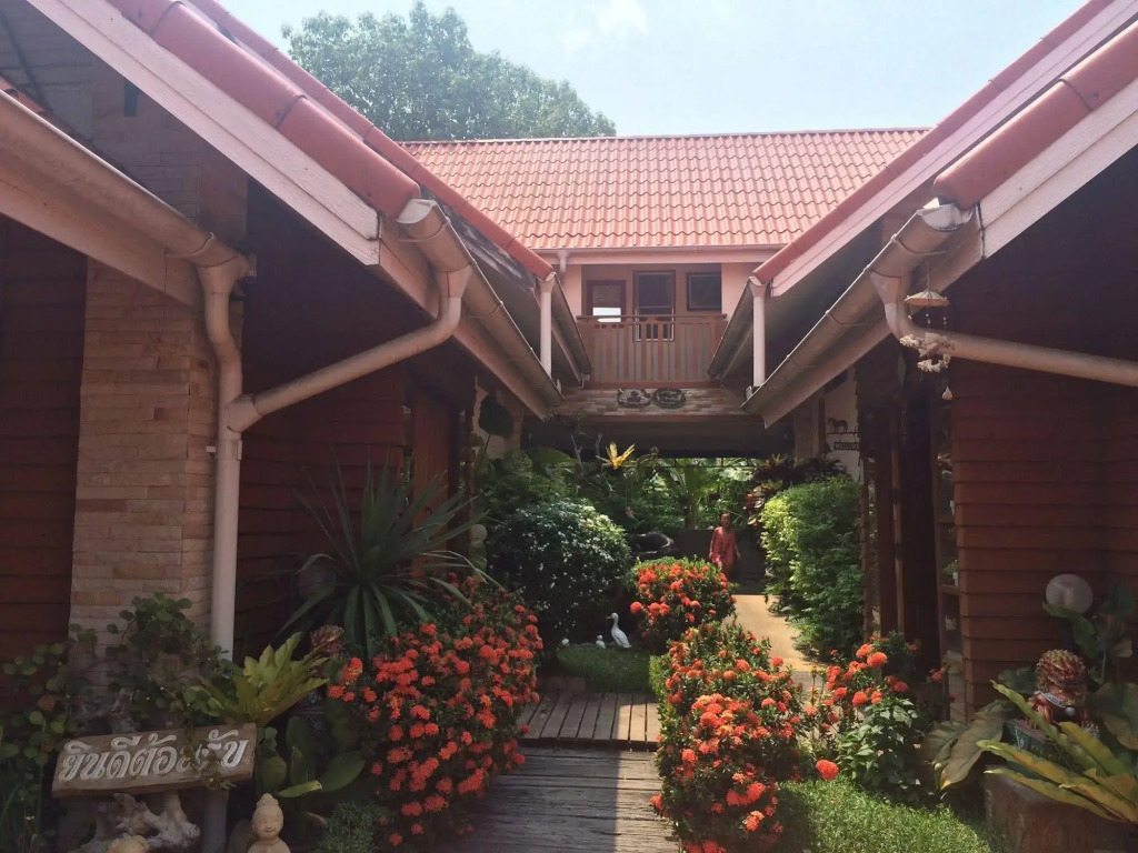 Pornpong House