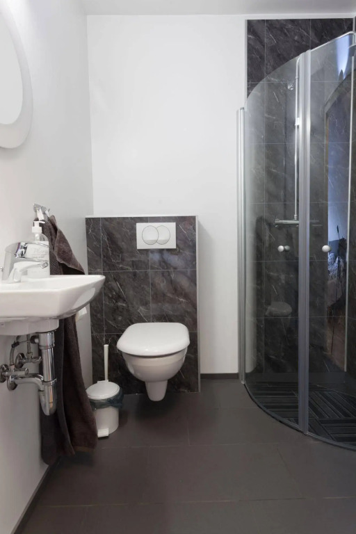 Guesthouse Garun, Skolavellir