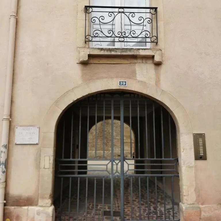 Studio en duplex dans un hôtel particulier