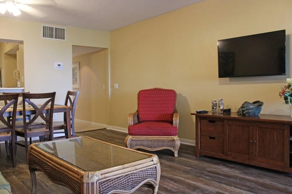 Professionally Cleaned & Sanitized / Near Beach!